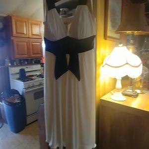 Knee length white/black dress